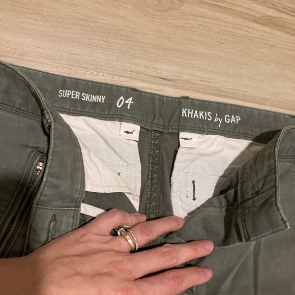 Gap Super Skinny Khakis - Picture 5 of 9
